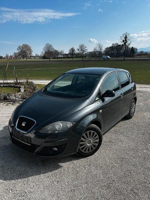 Gebraucht Seat Altea 125 PS (91 kW) 2012 Grau Limousine