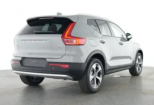 Usata Volvo XC40 Core 163 CV (119 kW) 2025 Grigio SUV