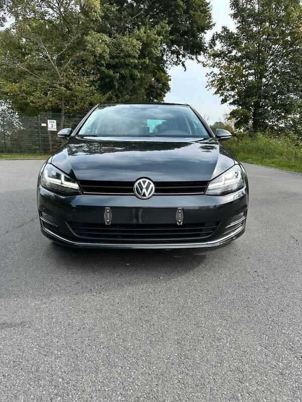 Grau Gebraucht 2017 VW Golf VII Limousine | 9.600 € (Etwas zu teuer) - Bild 1/4