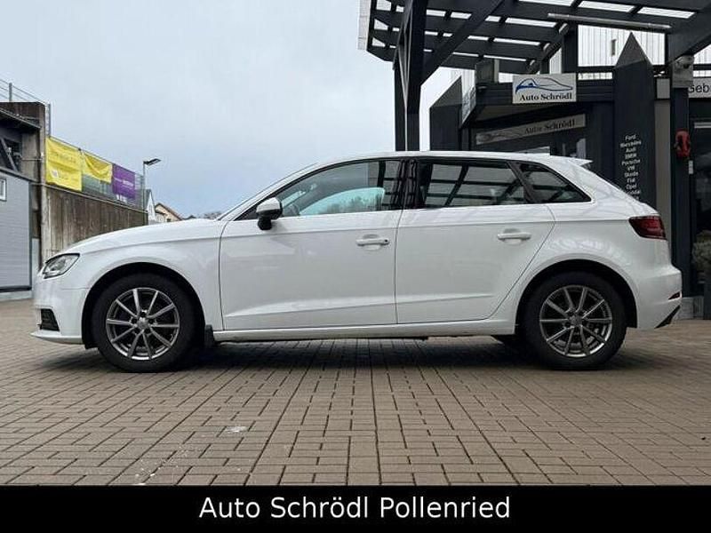 Gebraucht Audi A3 Ambiente 150 PS (110 kW) 2019 Weiß Limousine