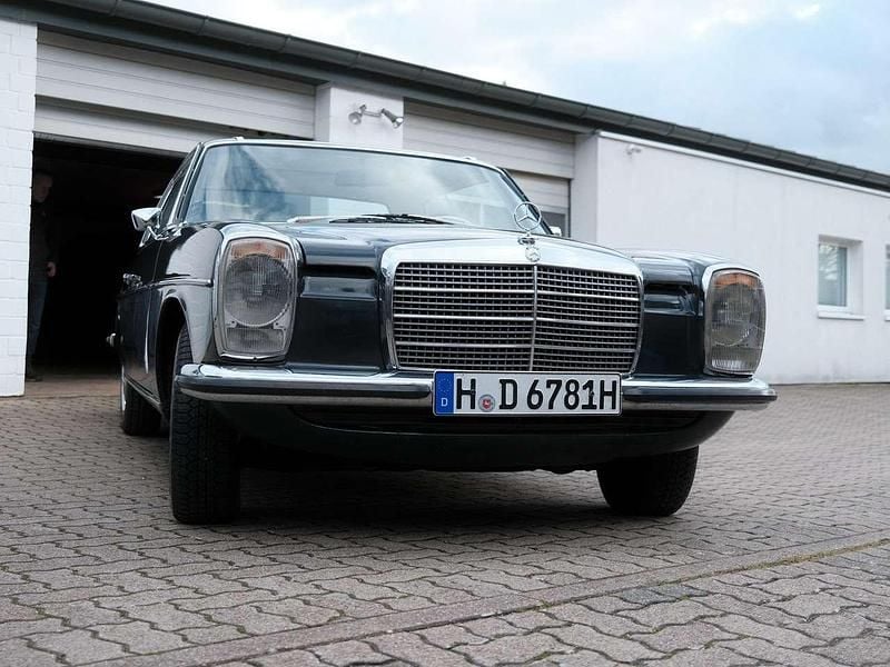 Grau Gebraucht 1968 Mercedes 250 Coupé | 19.500 € - Bild 1/4