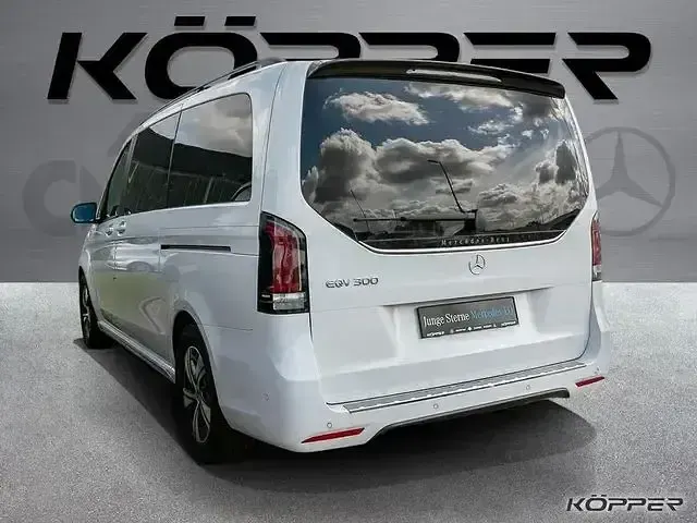 Gebraucht Mercedes EQV300 150 kW (204 PS) 2025 Weiß Van / Kleinbus