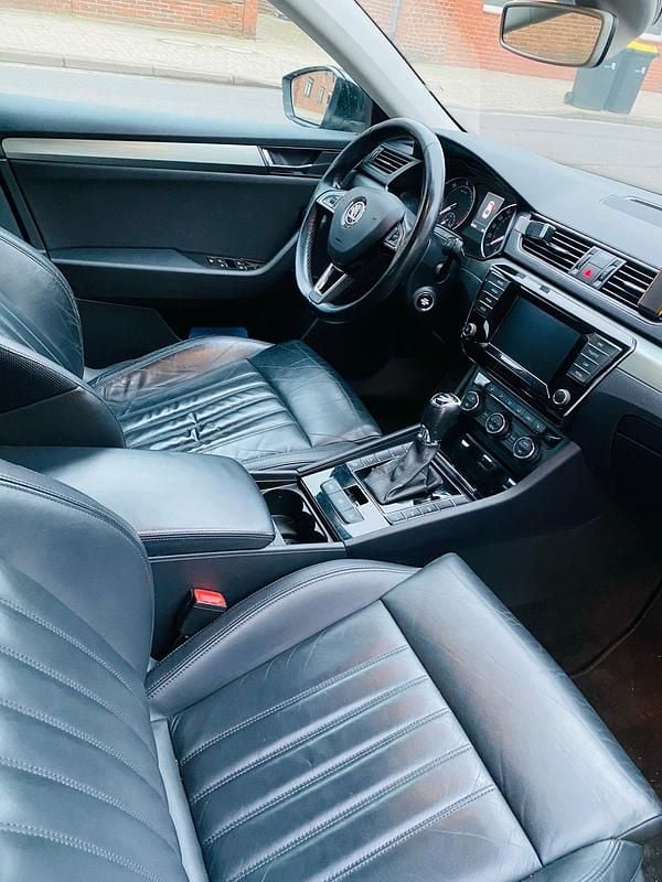 Gebraucht Skoda Superb 2015 Schwarz Limousine