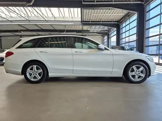 Gebraucht Mercedes C220 170 PS (125 kW) 2017 Polarweiss  unilack Kombi