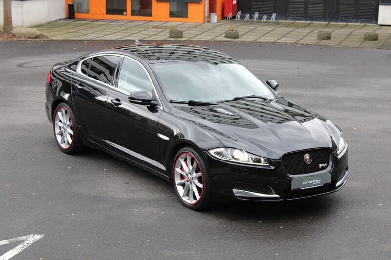 Santorini black metallic Gebraucht 2015 Jaguar XF Limousine | 24.990 € - Bild 1/4