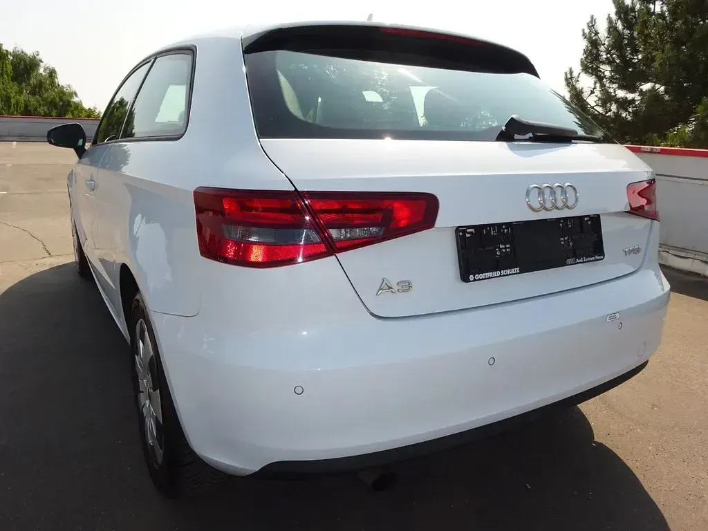 Gebraucht Audi A3 Attraction 105 PS (77 kW) 2014 Weiß