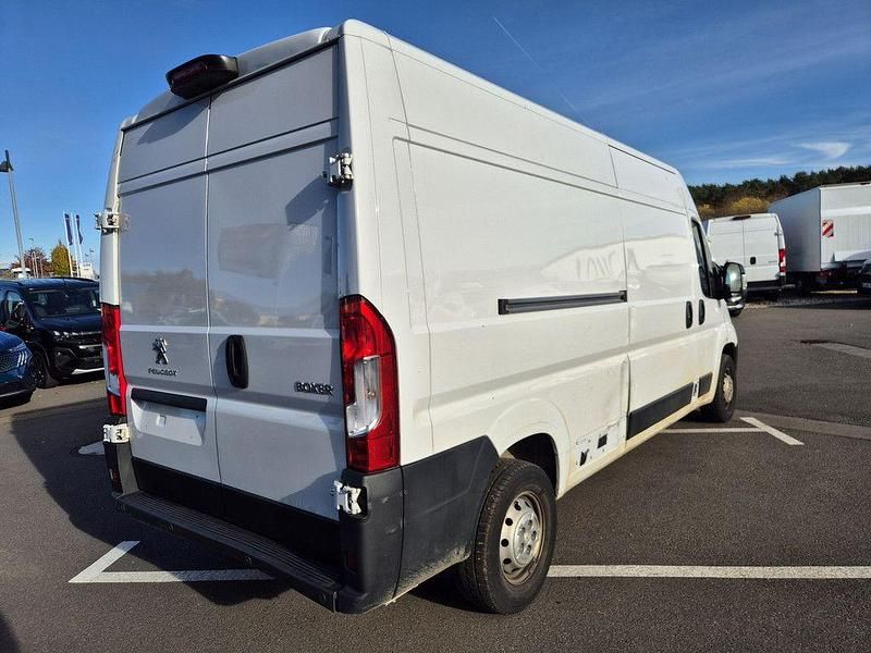 Gebraucht Peugeot Boxer 140 PS (102 kW) 2024 Weiss / weiß Van