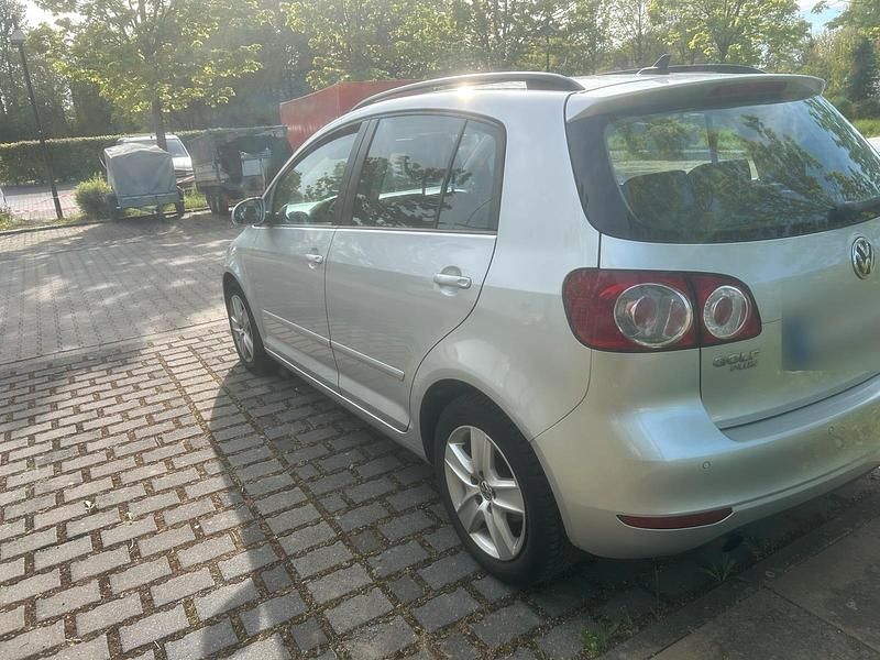 Usata VW Golf VI Highline 105 CV (77 kW) 2010 Argento Utilitaria