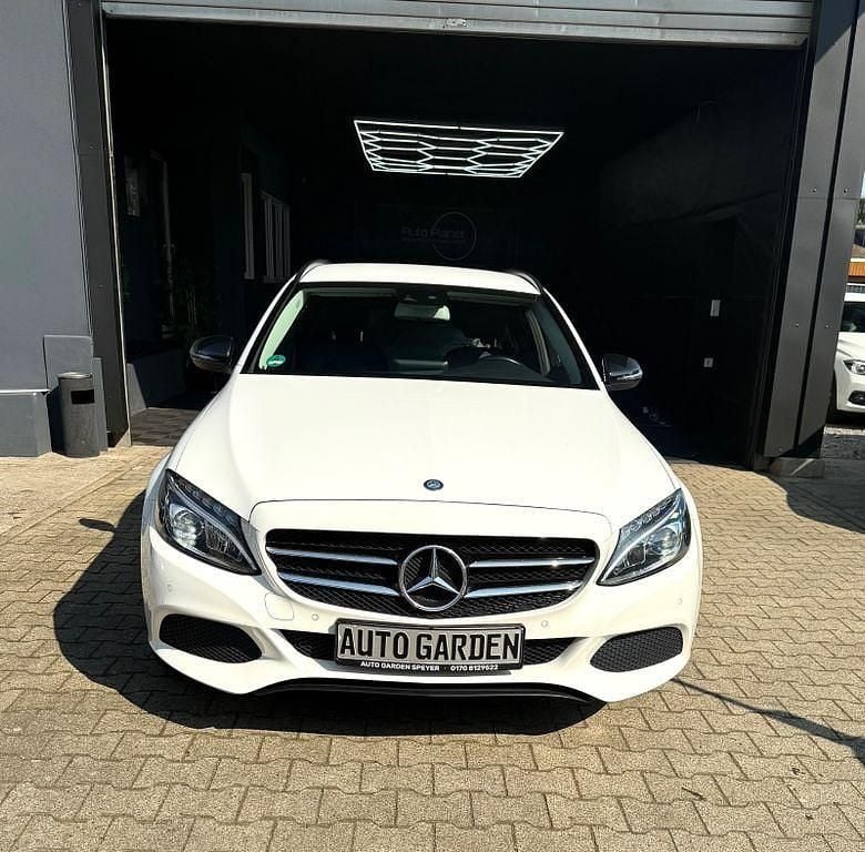Gebraucht Mercedes C180 156 PS (114 kW) 2017 Weiß Kombi