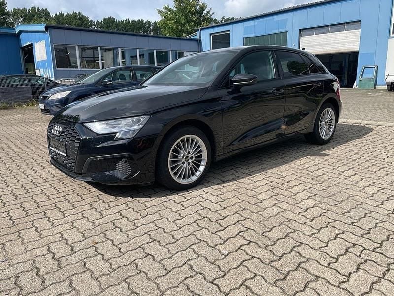 Schwarz Gebraucht 2023 Audi A3 Advanced Limousine | 23.650 € (Superpreis) - Bild 1/4