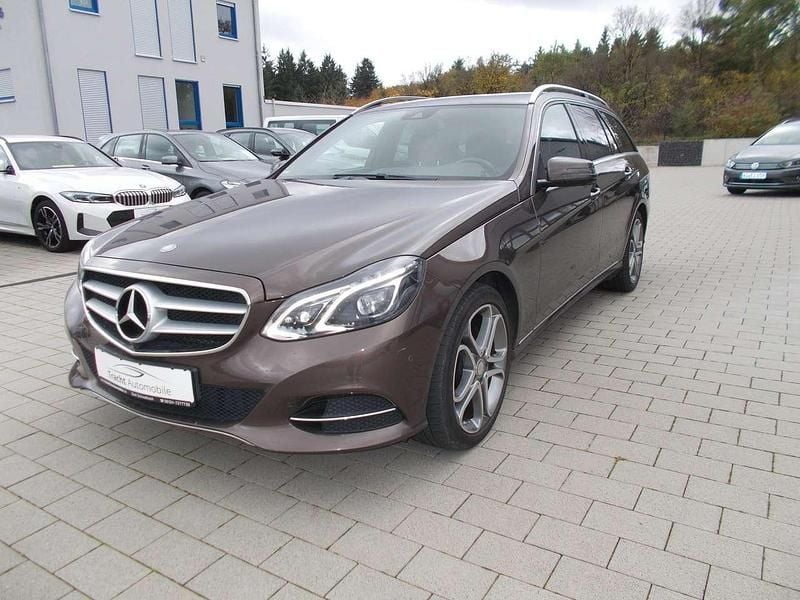 Dolomitbraun Gebraucht 2015 Mercedes E200 Kombi | 17.500 € (Fairer Preis) - Bild 1/4