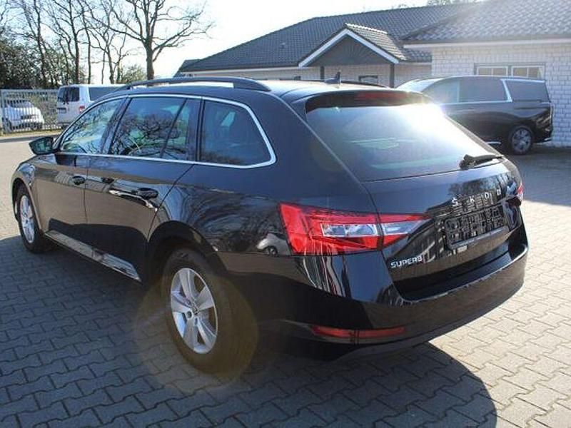 Gebraucht Skoda Superb Business Line 150 PS (110 kW) 2022 Schwarz Kombi