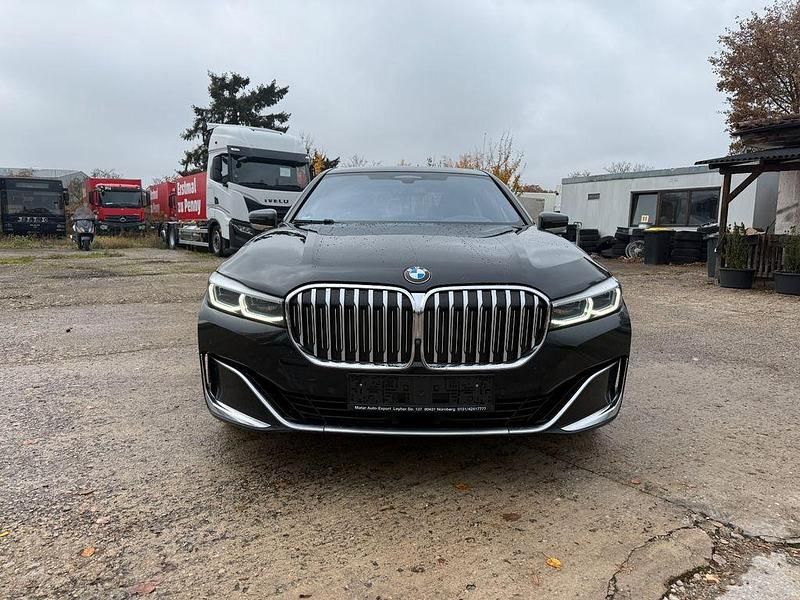 Gebraucht BMW 740 Sport Line 340 PS (250 kW) 2021 Schwarz Limousine