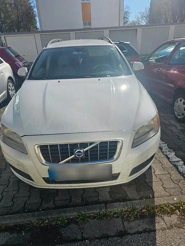 Second-hand Volvo V70 136 CP (100 kW) 2009 Alb Break