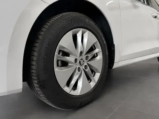 Gebraucht Skoda Octavia Ambition 110 PS (80 kW) 2022 Weiß Kombi