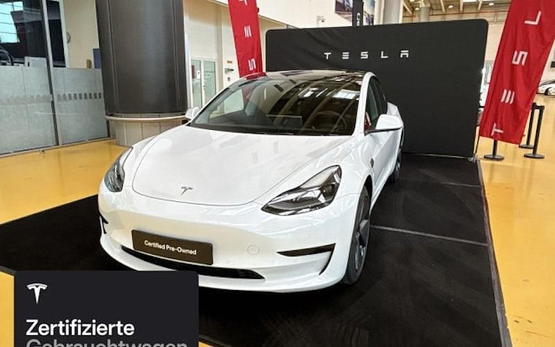 Weiß Gebraucht 2021 Tesla Model 3 Limousine | 23.900 € - Bild 1/4