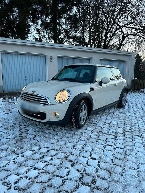 Weiß Gebraucht 2011 Mini Cooper D Kleinwagen | 4.999 € (Fairer Preis) - Bild 1/4