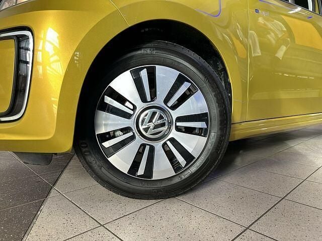 Gebraucht VW e-up! 60 kW (82 PS) 2018 Honey yellow metallic Kleinwagen