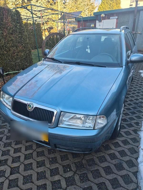 Blau Gebraucht 2010 Skoda Octavia Kombi | 3.500 € (Superpreis) - Bild 1/4
