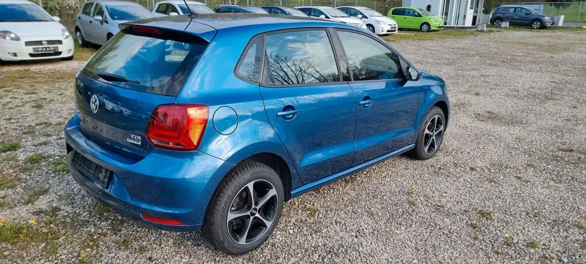 Gebraucht VW Polo 90 PS (66 kW) 2014 Blau Kleinwagen