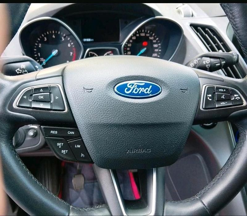 Gebraucht Ford Kuga 120 PS (88 kW) 2018 Grau SUV