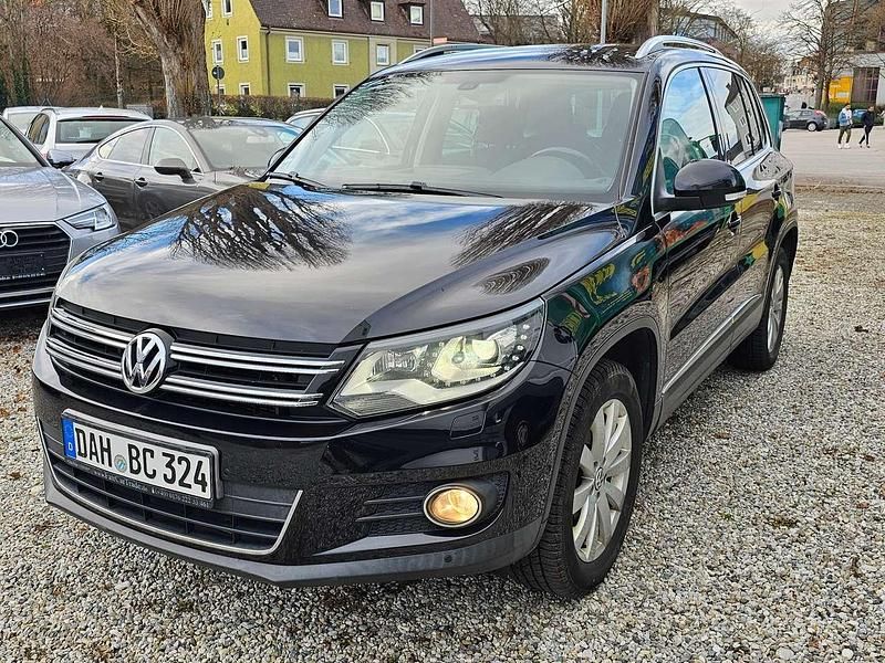 Gebraucht VW Tiguan Sport 140 PS (102 kW) 2012 Deep black perleffekt SUV