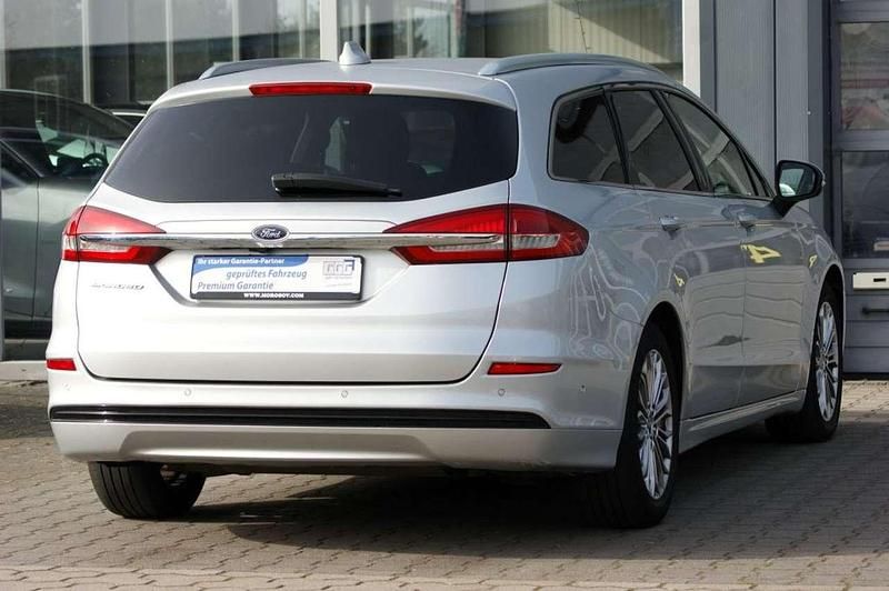 Gebraucht Ford Mondeo Titanium 150 PS (110 kW) 2022 Polarsilber metallic Kombi