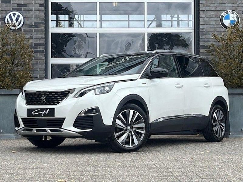 Weiß Gebraucht 2021 Peugeot 5008 GT-line Van / Kleinbus | 19.031 € (Superpreis) - Bild 1/4