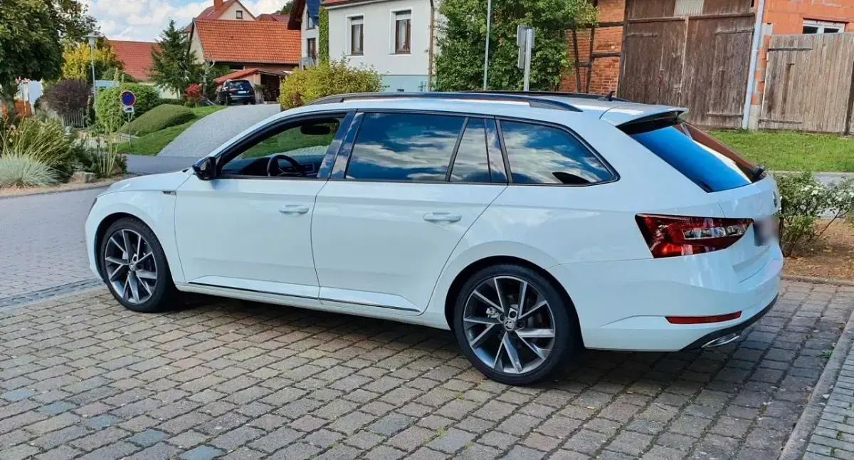 Gebraucht Skoda Superb SportLine 190 PS (139 kW) 2017 Weiß Kombi