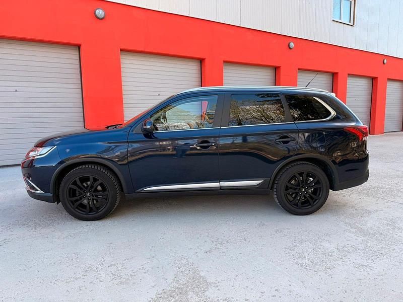 Gebraucht Mitsubishi Outlander 150 PS (110 kW) 2016 Blau SUV
