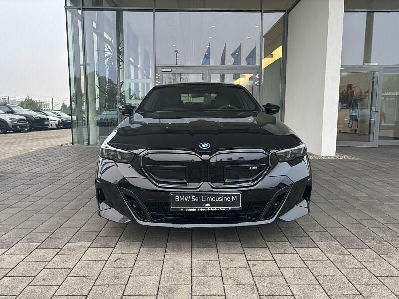 Neu BMW i5 Performance 442 kW (601 PS) 2025 Saphirschwarz metallic Limousine