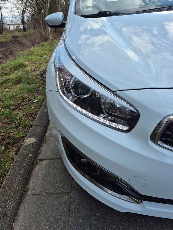 Gebraucht Kia Ceed Edition 7 101 PS (74 kW) 2018 Weiß Kleinwagen