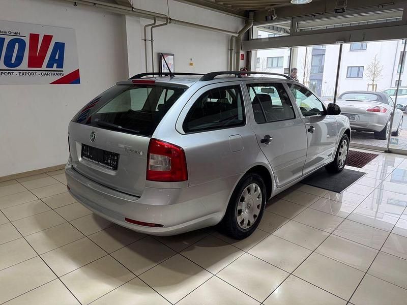 Gebraucht Skoda Octavia Ambition 122 PS (89 kW) 2013 Silber Kombi