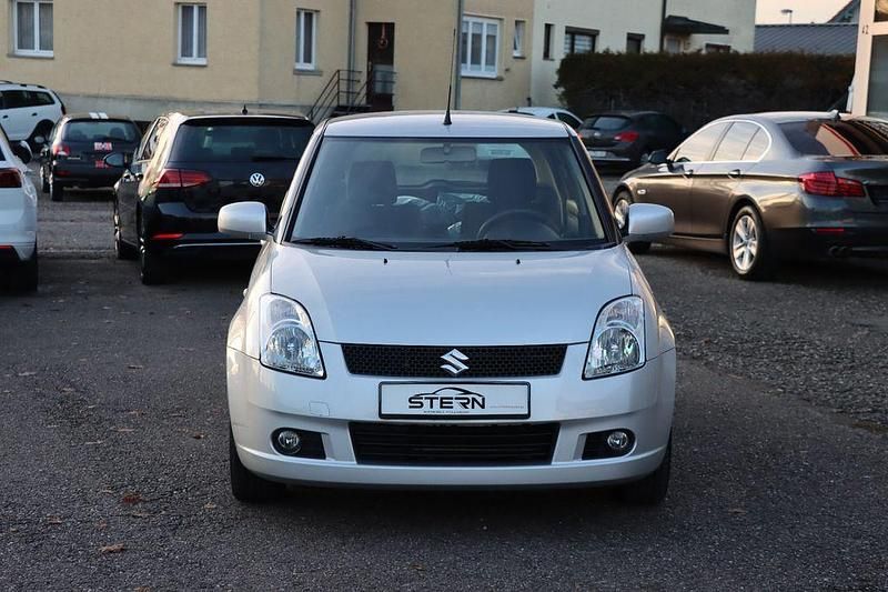Gebraucht Suzuki Swift 92 PS (67 kW) 2005 Silber Kleinwagen