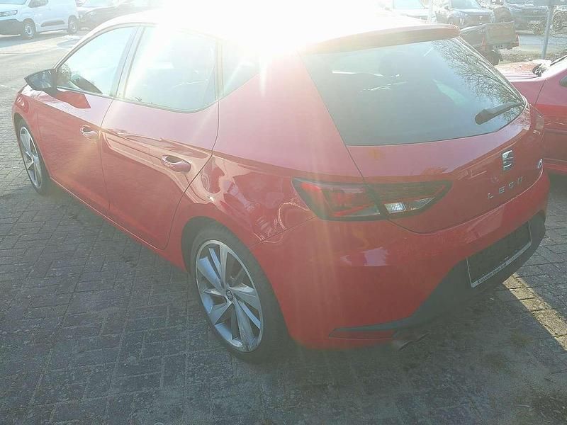 Gebraucht Seat Leon FR 125 PS (91 kW) 2015 "emocion" rot Kleinwagen