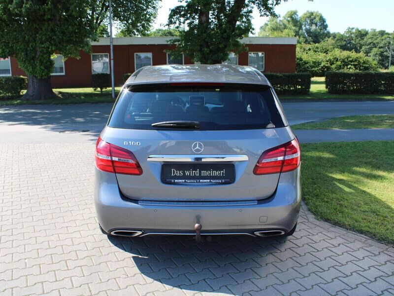 Gebraucht Mercedes B180 Urban 122 PS (89 kW) 2015 Mountaingrey met. (grau) Van / Kleinbus
