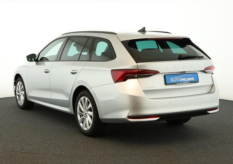 Gebraucht Skoda Octavia Selection 150 PS (110 kW) 2024 Brilliantsilber metallic Kombi