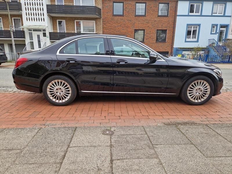 Gebraucht Mercedes C180 Edition 156 PS (114 kW) 2016 Schwarz Limousine
