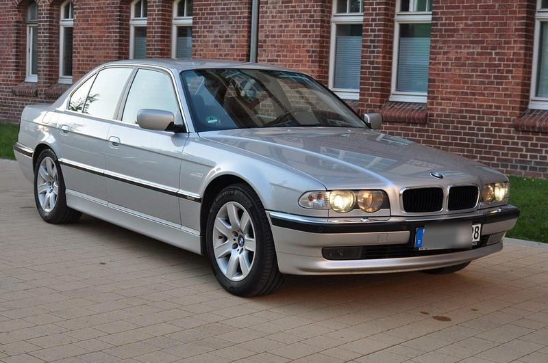 Gebraucht BMW 728 193 PS (141 kW) 2000 Silber Limousine