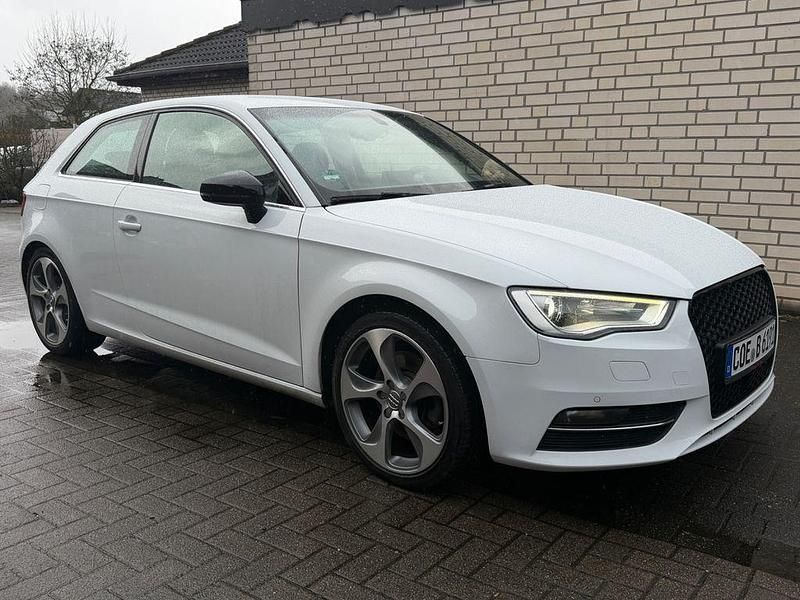 Gebraucht Audi A3 S-Line 179 PS (131 kW) 2011 Weiß Kleinwagen