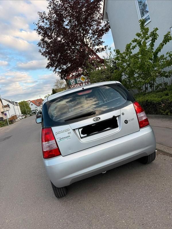 Second-hand Kia Picanto 65 CP (47 kW) 2005 Argintiu Hatchback