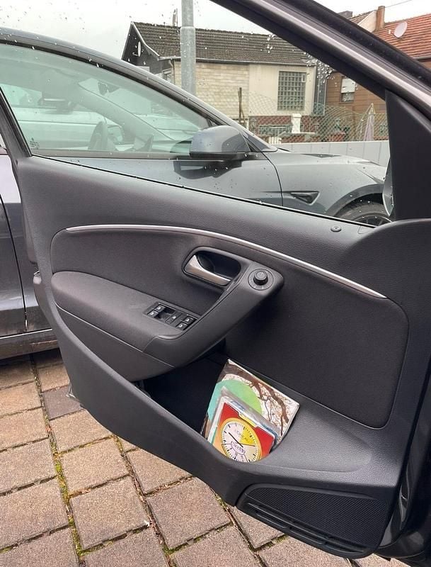 Gebraucht VW Polo LOUNGE 90 PS (66 kW) 2015 Grau Kleinwagen