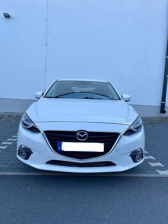 Weiß Gebraucht 2014 Mazda 3 Sports-Line Limousine | 10.700 € (Fairer Preis) - Bild 1/4