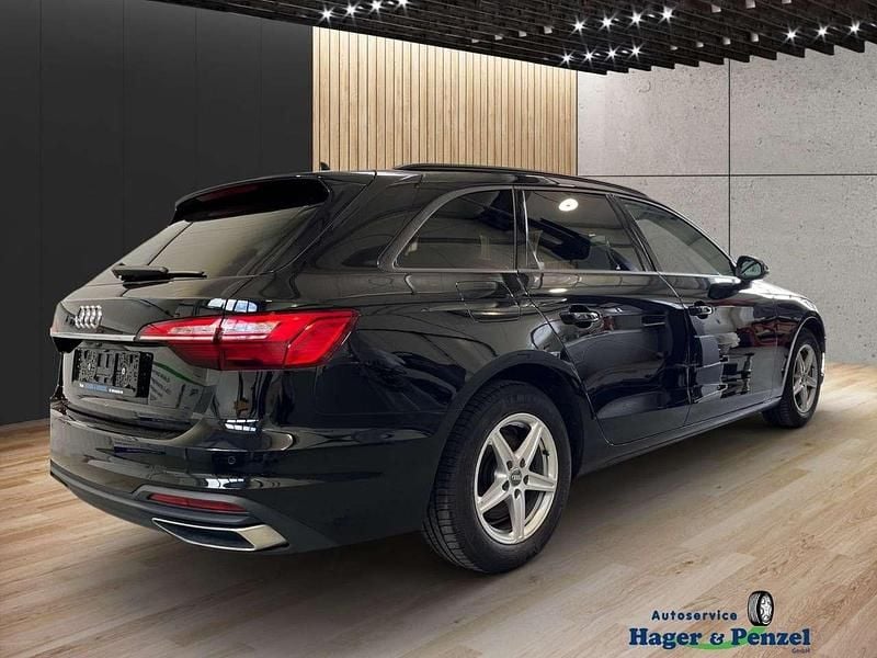 Gebraucht Audi A4 Sport 136 PS (100 kW) 2020 Schwarz Kombi