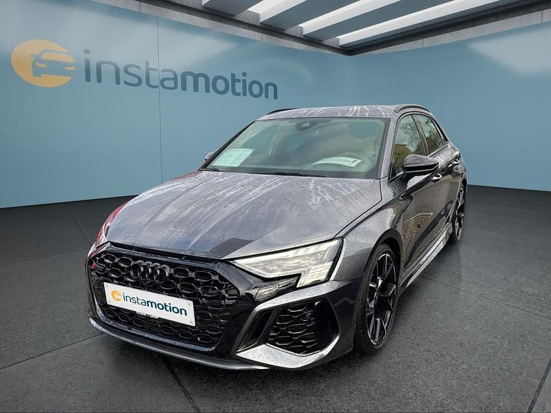 Grau Gebraucht 2022 Audi RS3 Sportback Kleinwagen | 49.799 € (Guter Preis) - Bild 1/4