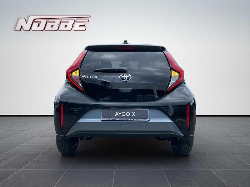 Gebraucht Toyota Aygo X Team 72 PS (52 kW) 2024 Celestite grey metallic/ dach mysticschwarz mica SUV