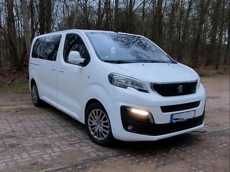 Weiß Gebraucht 2017 Peugeot Traveller Van / Kleinbus | 20.000 € (Fairer Preis) - Bild 1/4