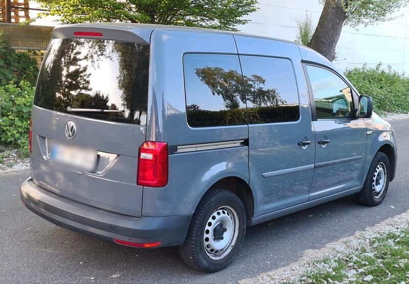 Grau Gebraucht 2017 VW Caddy Van / Kleinbus | 9.300 € (Fairer Preis) - Bild 1/4