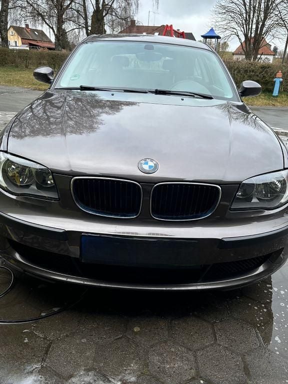 Gebraucht BMW 116 122 PS (89 kW) 2009 Braun Kleinwagen