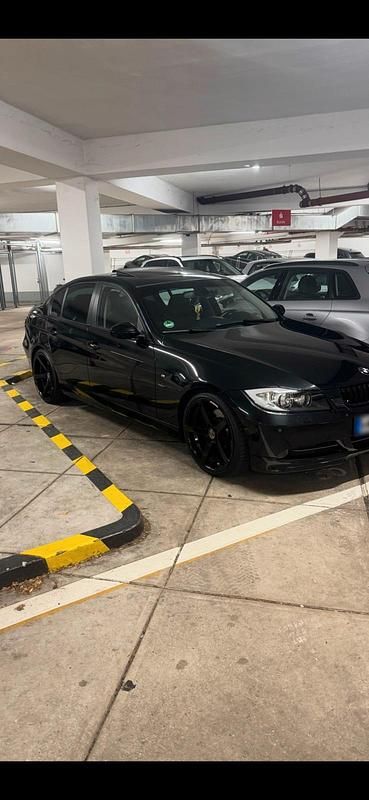 Second-hand BMW 330 Performance 258 CP (189 kW) 2006 Negru Berlinǎ
